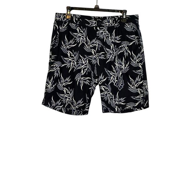 H&M black white floral casual shorts size 32R - Picture 6 of 10